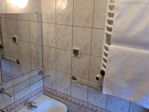 Pensjonat Paradise : photo 4 de la chambre chambre double avec salle de bains privative