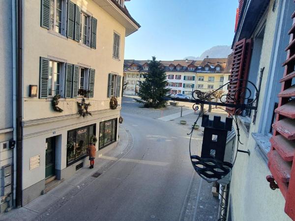 The Aarburg Hotel & Café : photo 8 de la chambre chambre familiale avec salle de bains privative