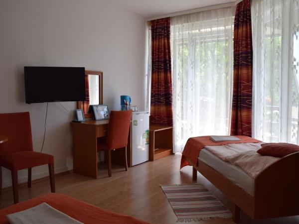 Belvárosi Panzió : photo 7 de la chambre chambre triple