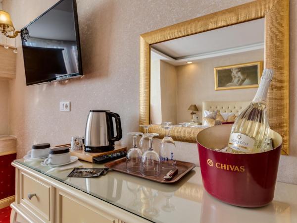 Twins Hotel : photo 8 de la chambre chambre lit king-size deluxe