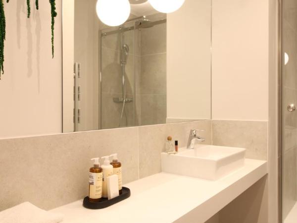 MiHotel Bellecour : photo 5 de la chambre suite supérieure opale