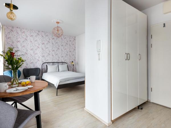 apartamenty-wroc Kurkowa 14 : photo 4 de la chambre studio avec balcon
