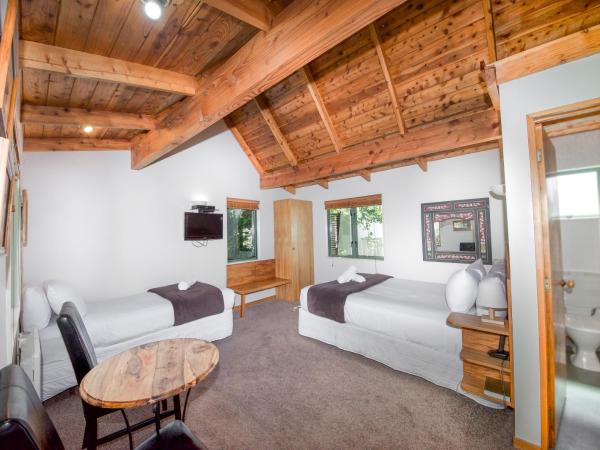 Te Wanaka Lodge : photo 4 de la chambre cottage avec jardin