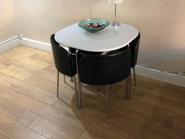 BIG ROOM rusholme WITH TV AND PRIVATE BATHROOM-parking&wifi : photo 1 de la chambre suite familiale deluxe