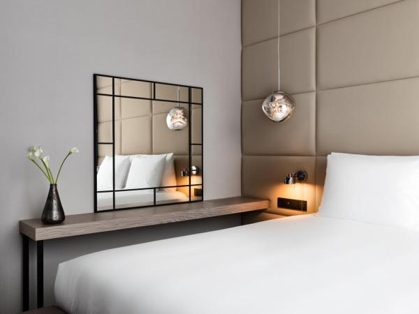 Crowne Plaza - Warsaw - The HUB, an IHG Hotel : photo 5 de la chambre two-bedroom king suite with top floor view