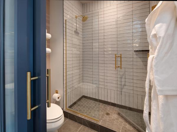 Clayton Hotel & Members Club : photo 4 de la chambre chambre lit king-size standard