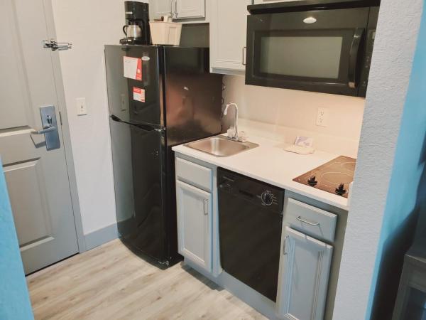 Hawthorn Extended Stay by Wyndham Panama City Beach : photo 2 de la chambre suite studio avec 2 lits queen-size - non-fumeurs