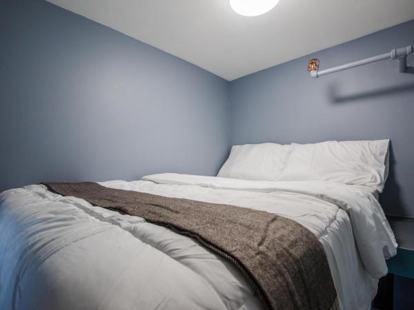 Lamartine Chelsea : photo 3 de la chambre chambre double avec salle de bains commune