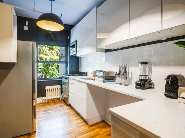 Lamartine Chelsea : photo 2 de la chambre chambre double avec salle de bains commune