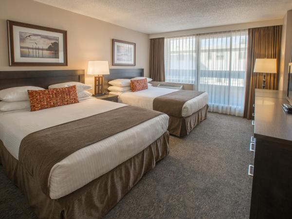 The Embassy Inn : photo 1 de la chambre chambre avec 2 grands lits queen-size