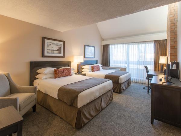 The Embassy Inn : photo 8 de la chambre chambre avec 2 grands lits queen-size