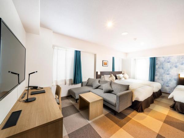 KOKO HOTEL Sapporo Odori : photo 2 de la chambre chambre quadruple avec salle de bains privative