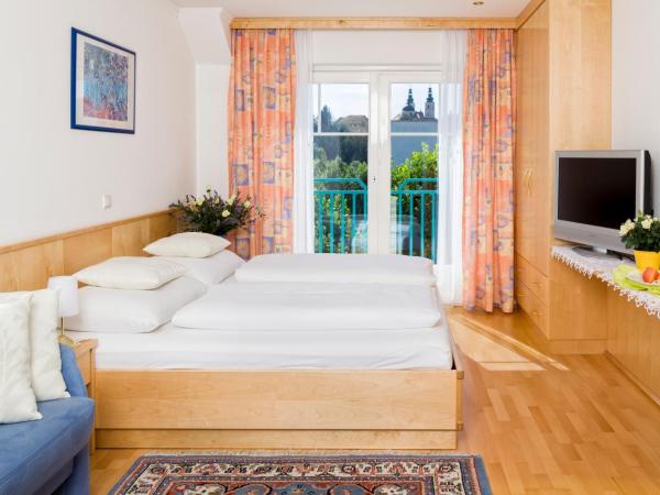 Gästehaus Plank : photo 2 de la chambre chambre double avec parking