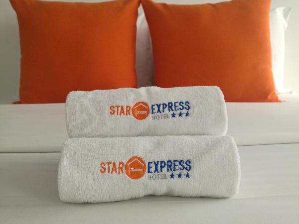 Hotel Star Express Puebla : photo 5 de la chambre chambre lit queen-size 