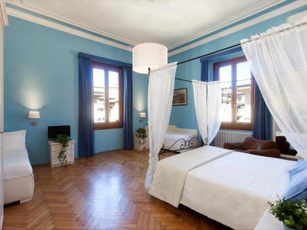 Hotel Jolì : photo 1 de la chambre chambre quadruple
