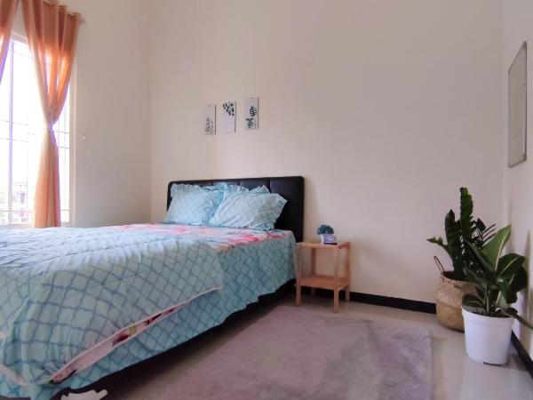 Surabaya Homey near ITS : photo 2 de la chambre chambre lit queen-size deluxe