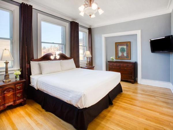MarQueen Hotel : photo 4 de la chambre suite lit king-size