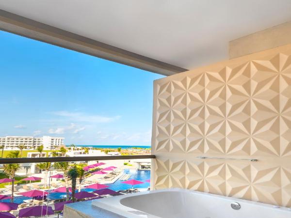 Planet Hollywood Adult Scene Cancun, An Autograph Collection All- Inclusive Resort - Adults Only : photo 9 de la chambre suite directors 1 chambre class star