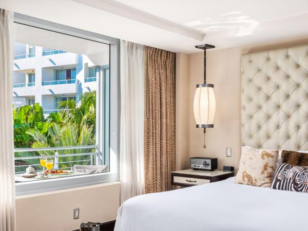 National Hotel, An Adult Only Oceanfront Resort : photo 1 de la chambre chambre cabana