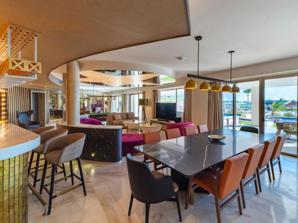 Planet Hollywood Cancun, An Autograph Collection All-Inclusive Resort : photo 5 de la chambre suite producers 2 chambres star class