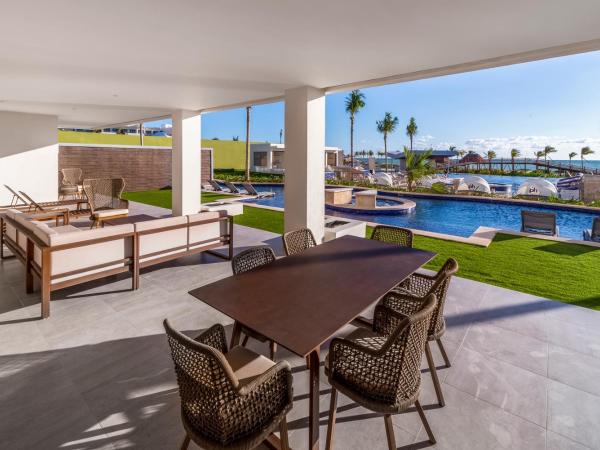 Planet Hollywood Cancun, An Autograph Collection All-Inclusive Resort : photo 1 de la chambre suite producers 2 chambres star class - accès direct à la piscine