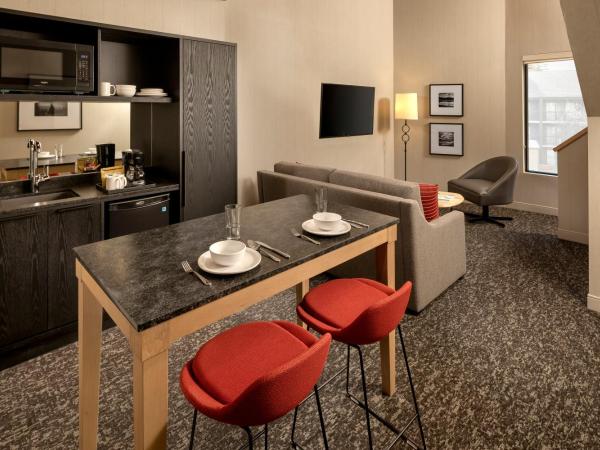 Peaks Hotel and Suites : photo 1 de la chambre suite loft