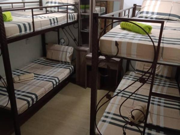 Daud Safar Resthouse : photo 5 de la chambre lit dans un dortoir de 4 lits