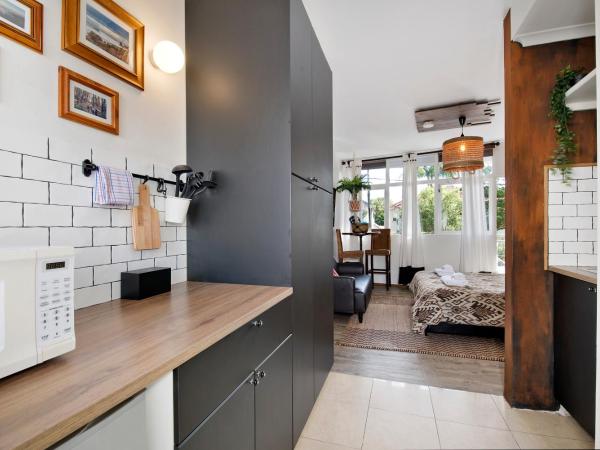 Manly Waves Studios & Apartments : photo 3 de la chambre studio avec balcon