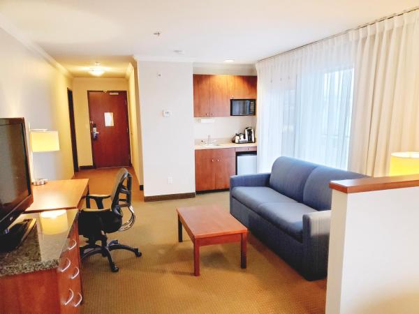 Holiday Inn Express Hotel & Suites Portland-Northwest Downtown, an IHG Hotel : photo 5 de la chambre suite 1 chambre - non-fumeurs