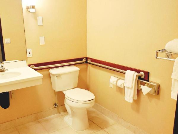 Holiday Inn Express Hotel & Suites Portland-Northwest Downtown, an IHG Hotel : photo 6 de la chambre chambre lit king-size exécutive avec baignoire accessible aux personnes à mobilité réduite - non-fumeurs