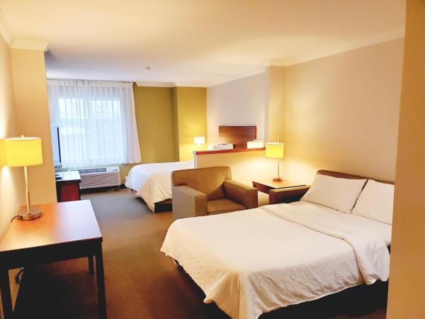 Holiday Inn Express Hotel & Suites Portland-Northwest Downtown, an IHG Hotel : photo 4 de la chambre chambre lit king-size exécutive avec baignoire accessible aux personnes à mobilité réduite - non-fumeurs