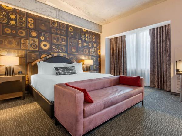 Cambria Hotel Nashville Downtown : photo 7 de la chambre suite lit king-size – non-fumeurs