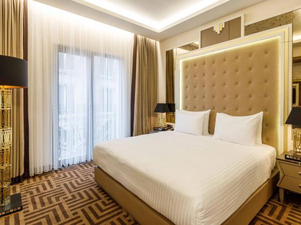 Ramada by Wyndham Istanbul Golden Horn : photo 2 de la chambre chambre lit king-size deluxe - vue sur ville