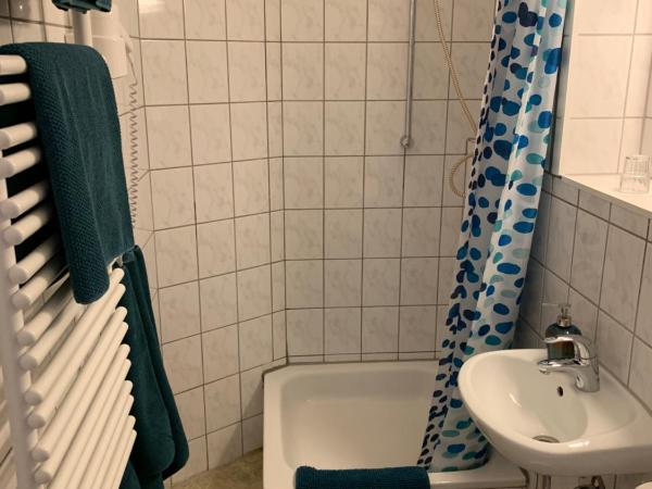 Zum armen Mann : photo 7 de la chambre chambre double avec salle de bains privative