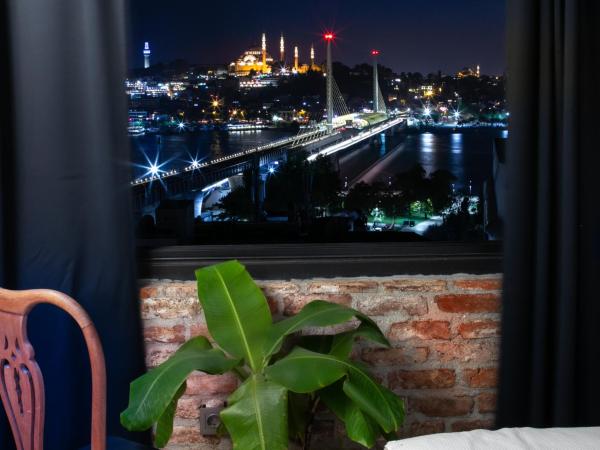 Hotel MOLA Galata : photo 4 de la chambre chambre double deluxe avec balcon - vue sur mer