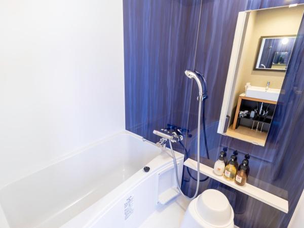 Stay SAKURA Kyoto Fuga : photo 6 de la chambre chambre lits jumeaux avec lit d’appoint - 301