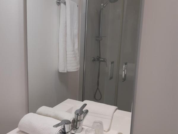 Hôtel de La Croix de Malte : photo 2 de la chambre chambre lits jumeaux