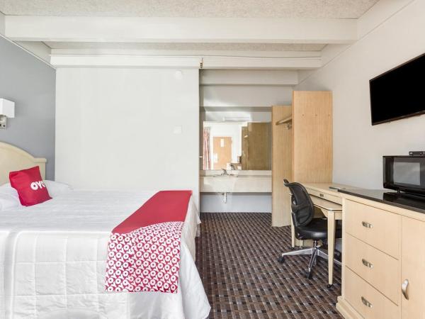 OXFORD INN, Lincoln Blvd : photo 2 de la chambre chambre lit king-size deluxe