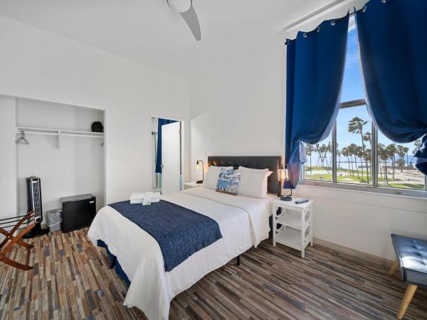 Samesun Venice Beach : photo 2 de la chambre chambre double avec salle de bains privative