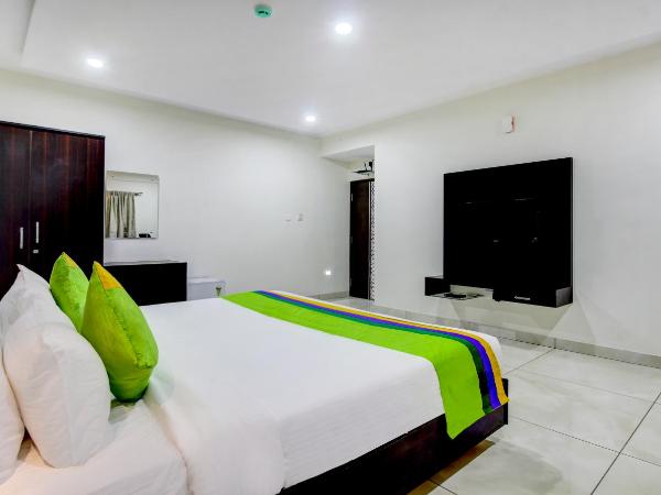 Treebo Sampradaya Bistro, Mailasandra : photo 6 de la chambre [sanitized] deluxe double room