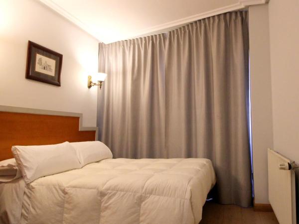 Hotel Carbayon : photo 1 de la chambre chambre double