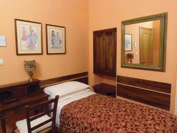 Hotel Morlacchi : photo 1 de la chambre chambre simple