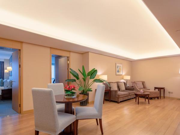Regal Plaza Hotel & Residence : photo 8 de la chambre deluxe suite two bedrooms and one living room