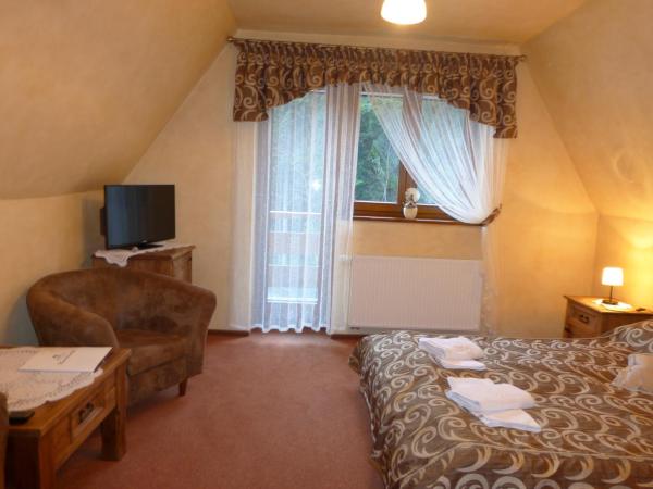 Hotel Dwór Karolówka : photo 3 de la chambre studio avec balcon