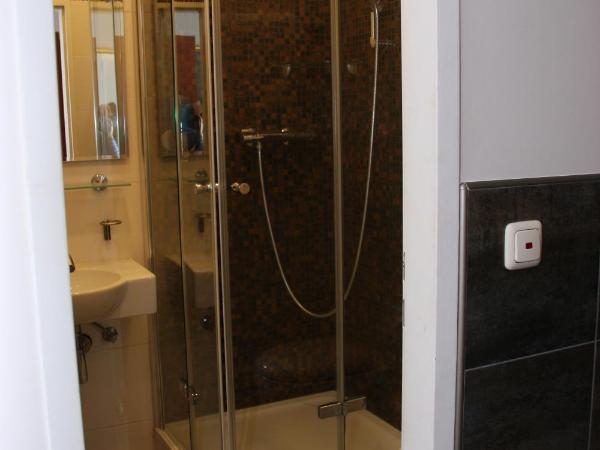 Hotel Zeil : photo 2 de la chambre chambre double standard