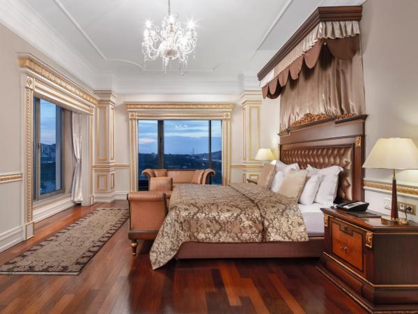 Crowne Plaza Istanbul Asia, an IHG Hotel : photo 3 de la chambre suite présidentielle avec baignoire spa et sauna