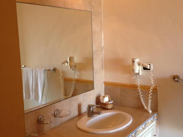 Villa Greta Hotel Rooms & Suites : photo 5 de la chambre chambre double ou lits jumeaux Économique