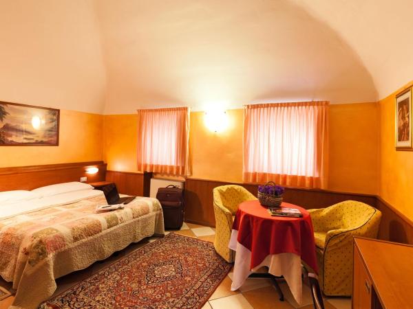 Hotel Antica Fonte : photo 2 de la chambre chambre lits jumeaux