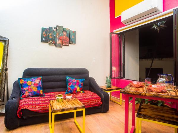 CASA MARÍA MALECÓN : photo 10 de la chambre studio lit king-size deluxe