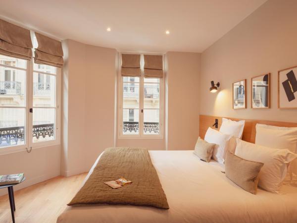 Tinah Paris, Champs Elysées : photo 2 de la chambre chambre double supérieure
